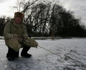 Спасатели просят киевлян не выходить на замерзшие водоемы и реки 