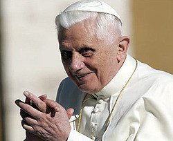 Папа Римский призвал церковников пользоваться интернетом 