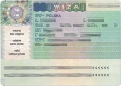 Украинцам будут выдавать польскую визу через интернет 
