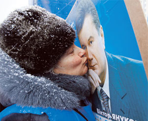 На выборах украинцы ставили рекорды, женились и рожали детей 