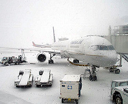 В запорожском аэропорту отменены все рейсы 