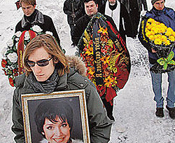 Могилу Анны Самохиной обокрали сразу после похорон 