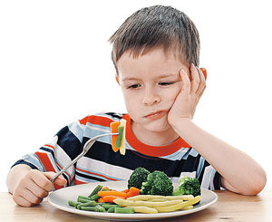 Ребенок не хочет есть. Как его накормить? 