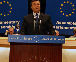 Виктор Янукович отбыл в Брюссель 