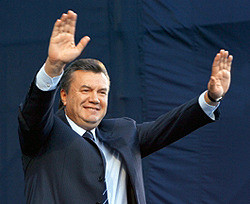 Янукович прилетел в Брюссель 