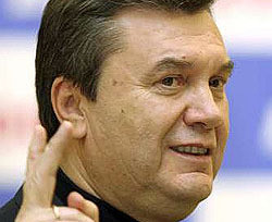 Янукович пообещал Медведеву сделать что-то с русским языком 