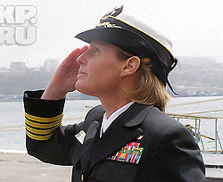 Первая женщина-капитан из США снята с должности за маты  