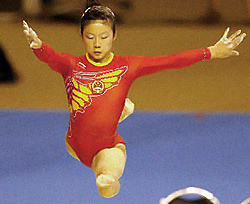 Юную гимнастку лишили олимпийской медали за то, что она соврала о своем возрасте  