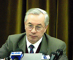 Коалиция предложила Азарова на должность премьера  
