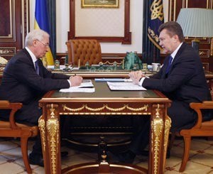 Янукович дал Азарову месяц на «верстку» бюджета 