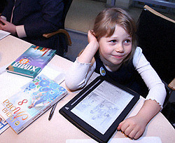 Могут ли заменить электронные учебники бумажные книги для школьников? 