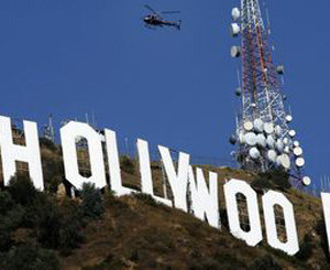 Гигантская надпись Hollywood на голливудских холмах через три недели может исчезнуть  