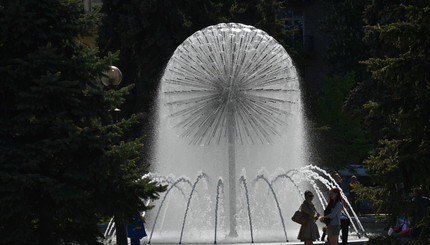 В Киеве забурлили фонтаны