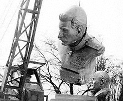 Кабмин выразил свое мнение на счет установки памятника Сталину в Запорожье   