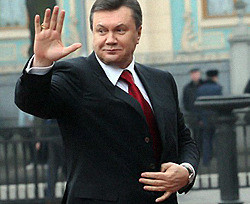 Янукович прилетел в США 