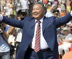 Президента Киргизстана лишили неприкосновенности 