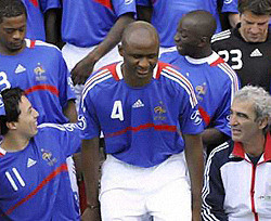 В сборной Франции по футболу завелся извращенец 