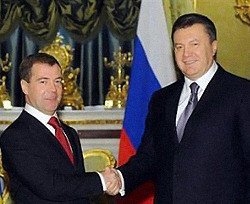 Янукович встретился с Медведевым  