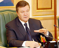 Янукович пообещал, что в этом году тарифы на ЖКХ повышаться не будут 