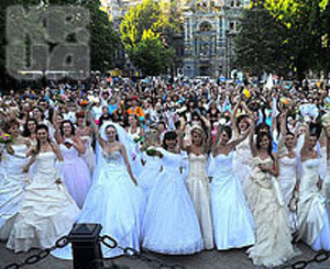 Во Львове устраивают Парад невест  