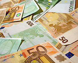Курс евро скатился ниже 10 грн 