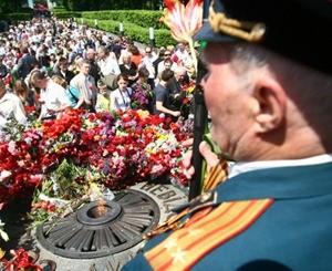 Парад Победы в Киеве: по Крещатику прошли танки  
