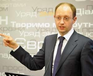 Яценюк выступает за 5-летний мораторий на военно-политические союзы 