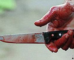 Муж изрезал себе грудь ножом - чтобы не бросила благоверная 