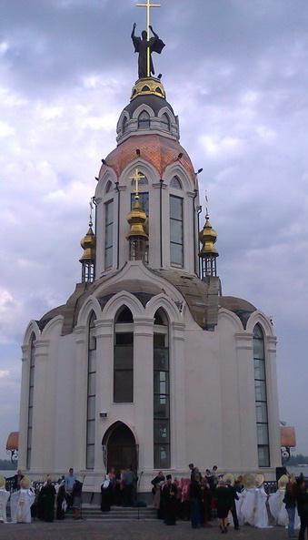 Открытие храма Иоанна Крестителя на набережной в Днепропетровске