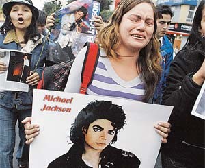 Полиция не пустит фанатов в мавзолей Майкла Джексона