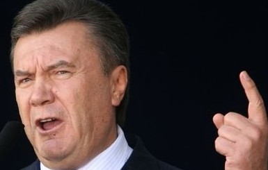Янукович обещает наказать министров, которые поедут на отдых не в Крым