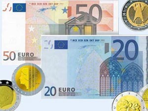 Курс евро немного повысился