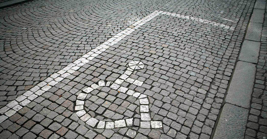 В Украине парковки для инвалидов станут бесплатными