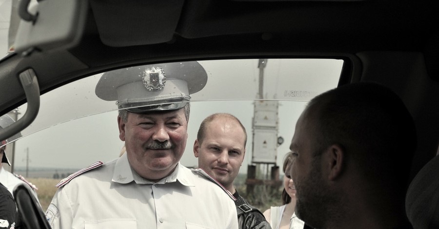 ﻿Начальник ГАИ Украины вышел поработать на трассу, но никого не оштрафовал