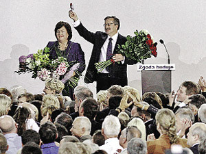 Граф Коморовский выиграл выборы