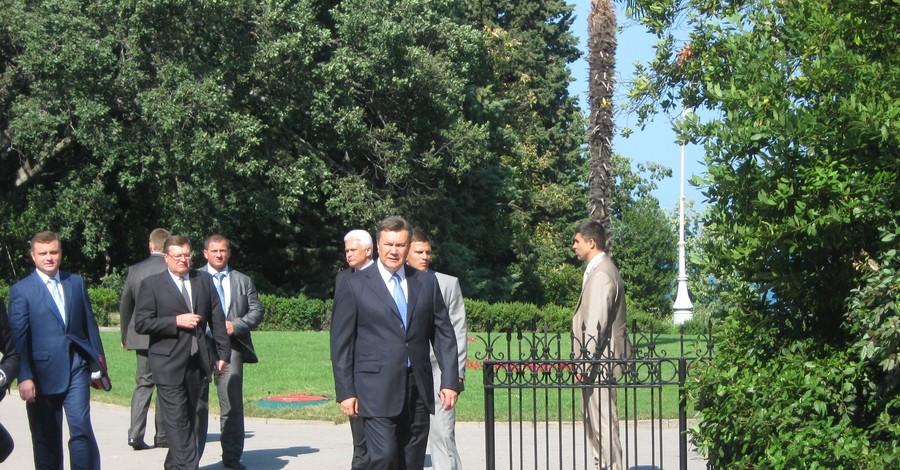 Виктор Янукович открыл заседание глав стран СНГ [ФОТО]