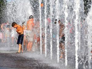 Безопасно ли купание в городских фонтанах?