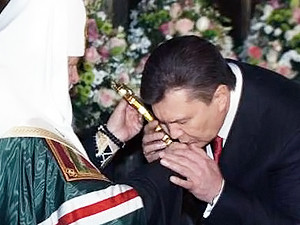 Янукович может прервать отдых ради Патриарха