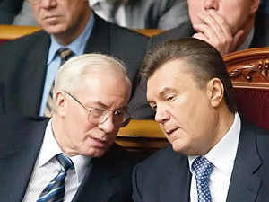 Азаров слетал к Януковичу в Крым 