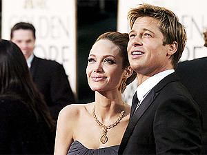 Питт и Джоли засудили таблоид, сообщивший, что они разводятся