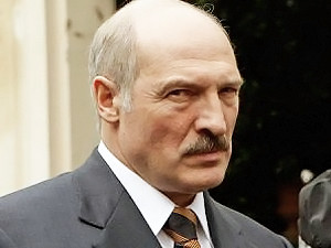 Лукашенко «торжественно обещал» Медведеву признать Абхазию и Южную Осетию