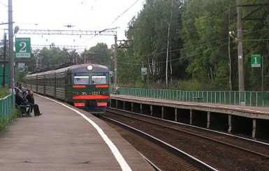 На Киевщине поезд столкнулся с легковушкой