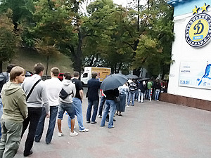 В кассах стадиона Динамо появились билеты на Аякс