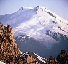 На Эльбрусе луганские альпинисты займутся ремонтом памятника шахтерам