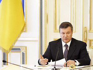 Янукович уволил каждого пятого чиновника из своей администрации