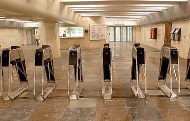 С завтрашнего дня поезда в киевском метро станут ходить чаще 