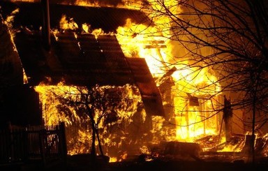 Во Львове сгорел магазин с фейерверками 