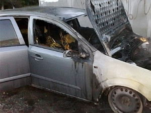 В Деснянском районе Киева вспыхнули три машины