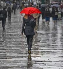 Воскресенье в Украине «подмочат» дожди