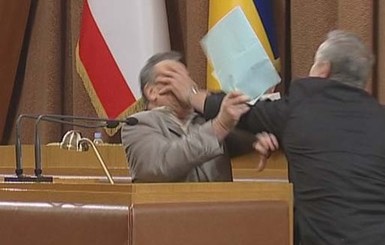 В Верховной Раде Крыма произошла драка между депутатами
